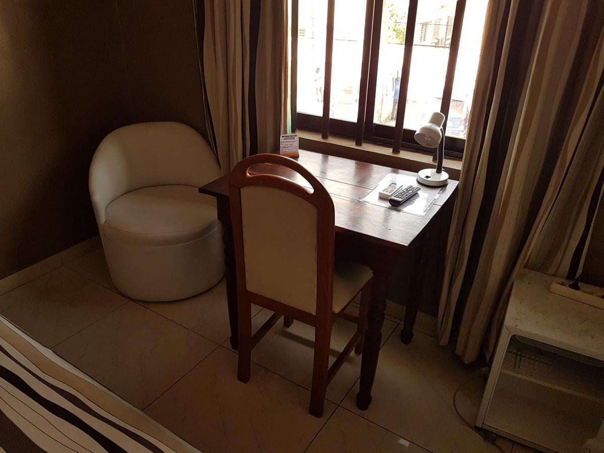 Acropole Hotel Cotonou Exterior photo