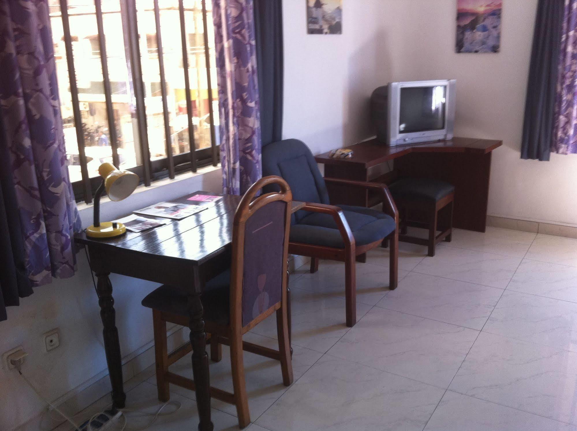 Acropole Hotel Cotonou Exterior photo